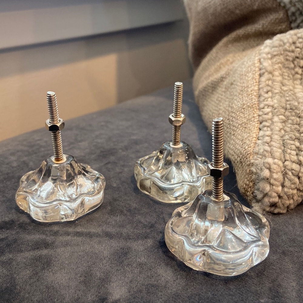 Set of 3 glass pulls/handles